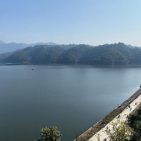 Tranquil Water Guest House Pokhara Extérieur photo