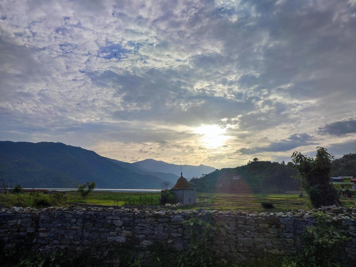 Tranquil Water Guest House Pokhara Extérieur photo