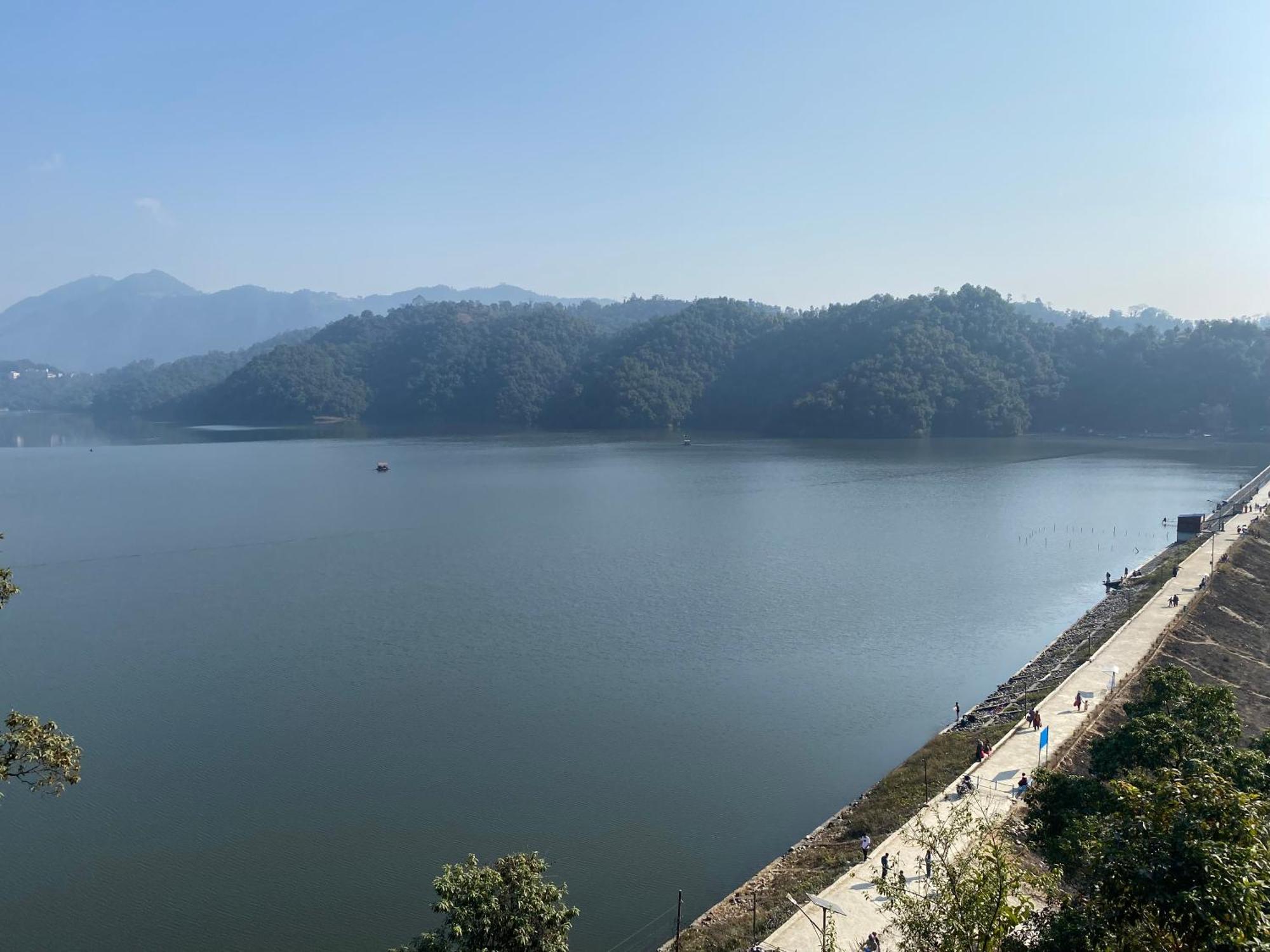 Tranquil Water Guest House Pokhara Extérieur photo